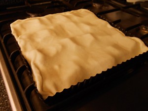 Apple pie: Cover with dough kipkitchen.com #ApplePie #recipe #desserts