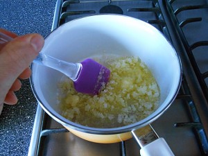 apple-crumble-caramel-step2 kipkitchen.com #AppleCrumble #dessert #recipe