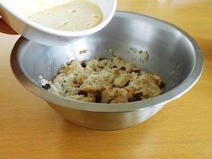 Easy Bread Pudding Recipe Step 2b | kipkitchen.com | #bread #dessert #recipe