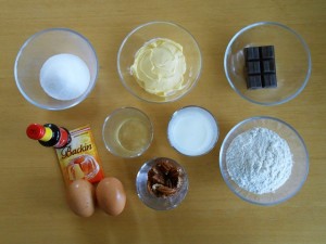 Madeleine Cookie Recipe Ingredients | kipkitchen.com #recipe #food #chocolate #paris