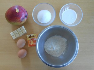 Easy Muffin Recipe with Mango Ingredients | kipkitchen.com #muffin #mango #recipe